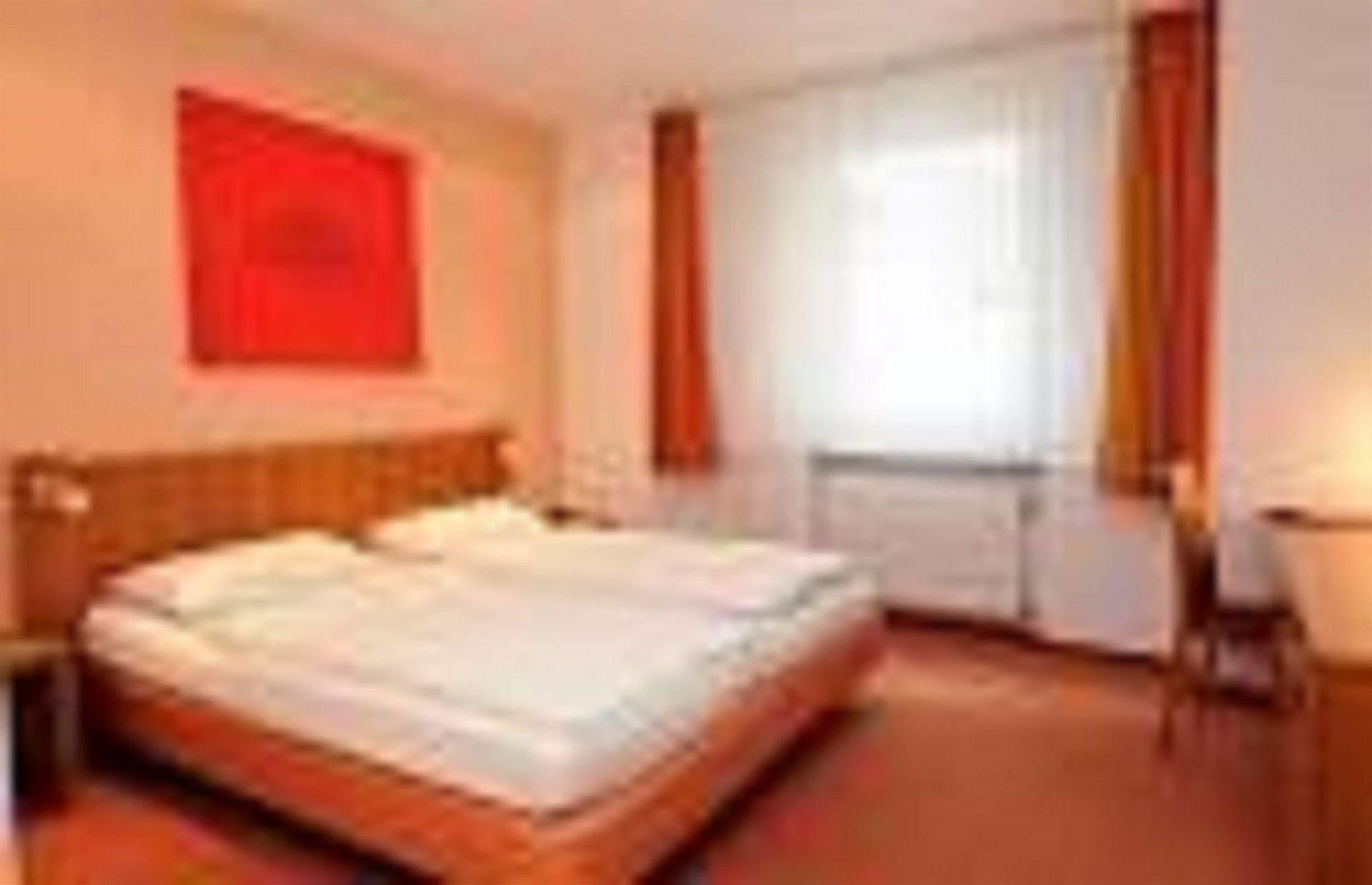 Hotel Zur Krone Wuppertal Eksteriør bilde