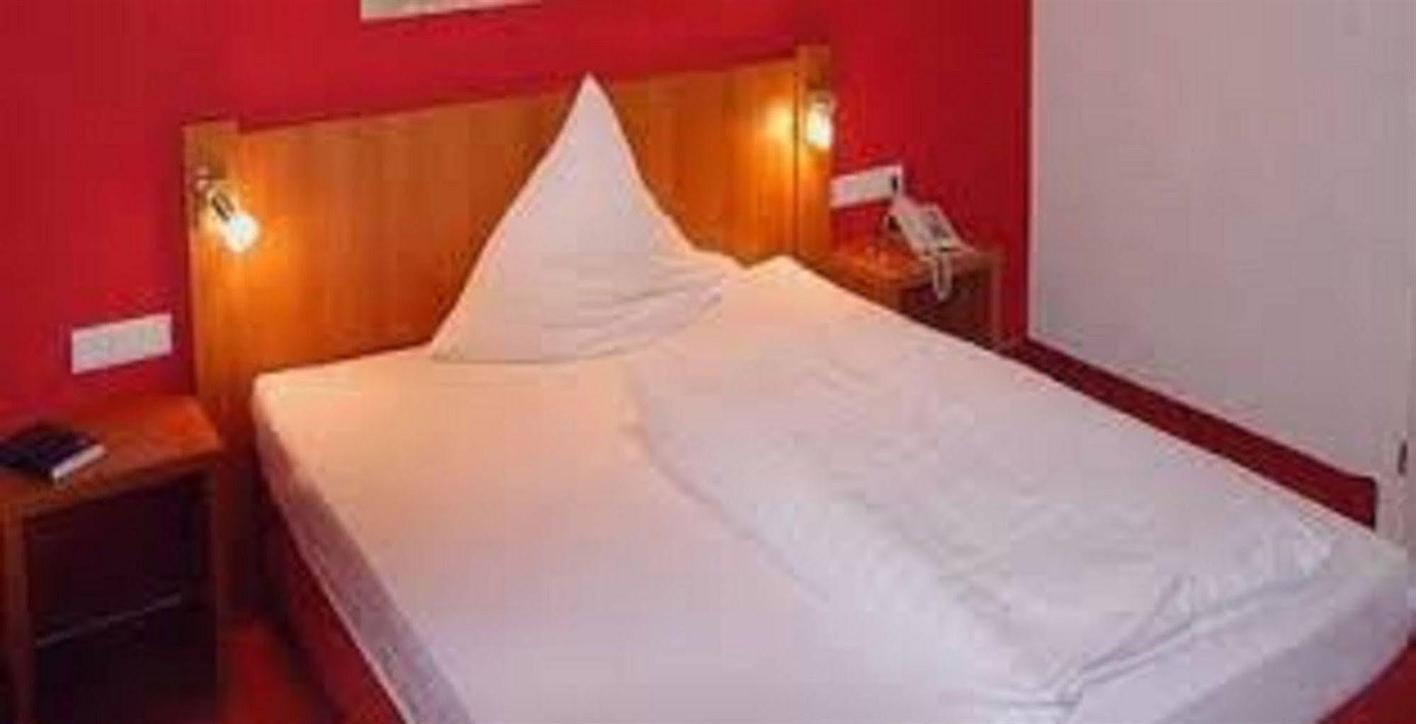 Hotel Zur Krone Wuppertal Eksteriør bilde